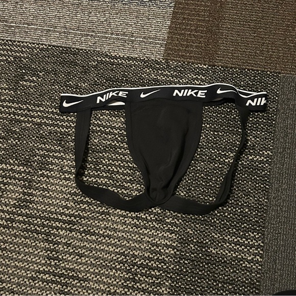 Men’s Nike jock - Picture 2 of 2